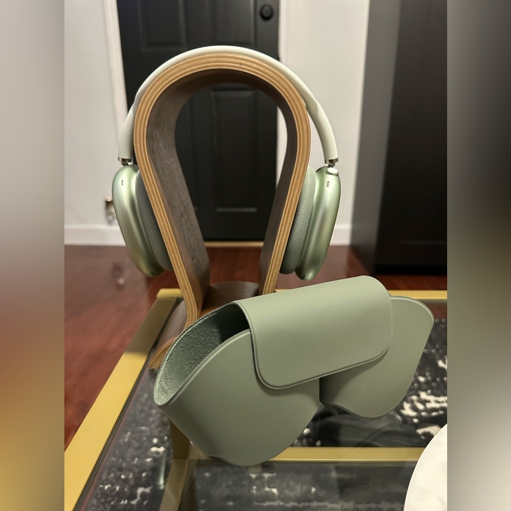 Green Apple AirPods Max